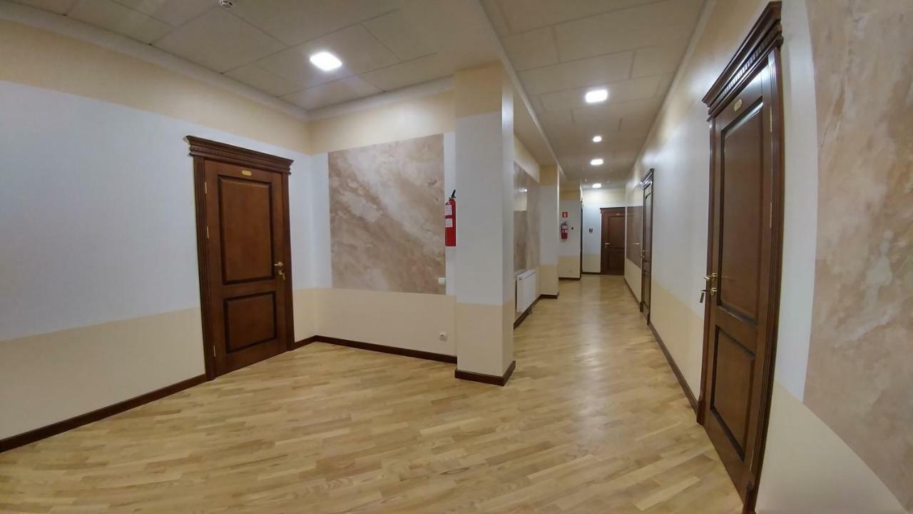 Hotel Meridian Brody Esterno foto