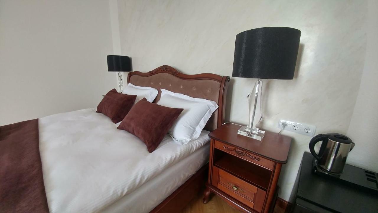 Hotel Meridian Brody Esterno foto