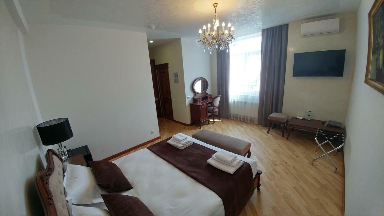 Hotel Meridian Brody Esterno foto