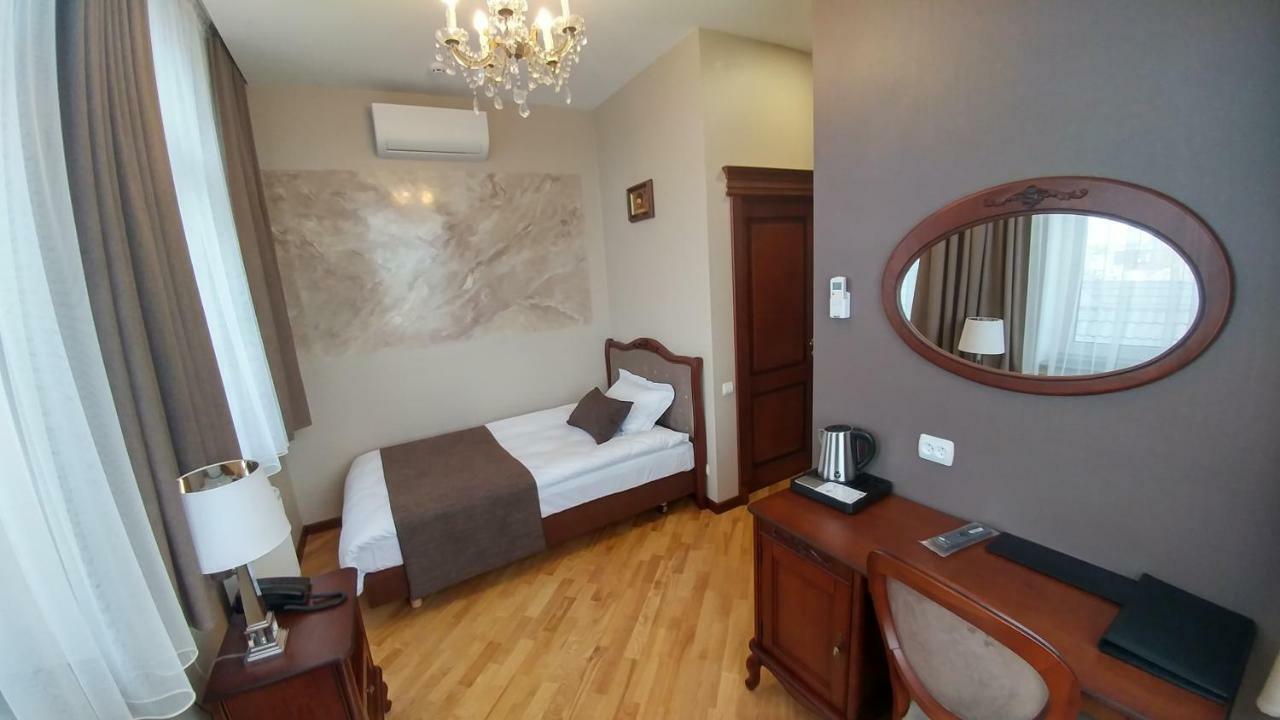 Hotel Meridian Brody Esterno foto