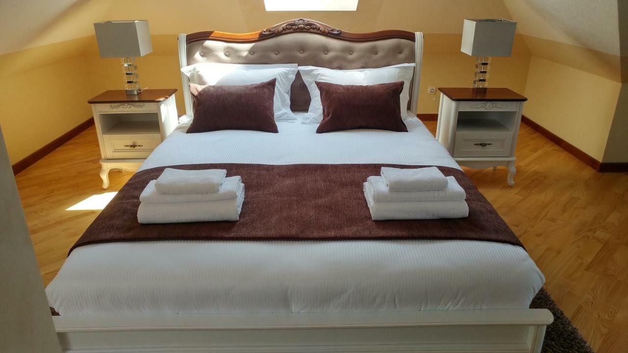 Hotel Meridian Brody Esterno foto