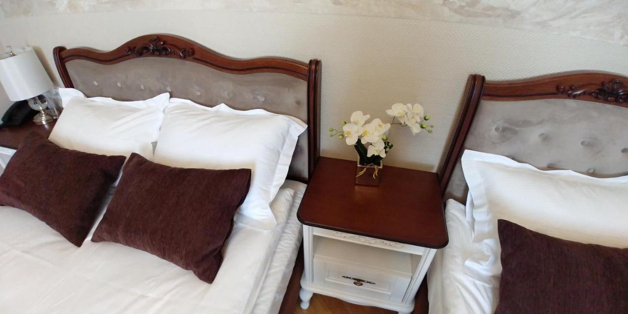 Hotel Meridian Brody Esterno foto